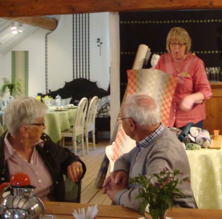 buss 4.jpg (43315 bytes)